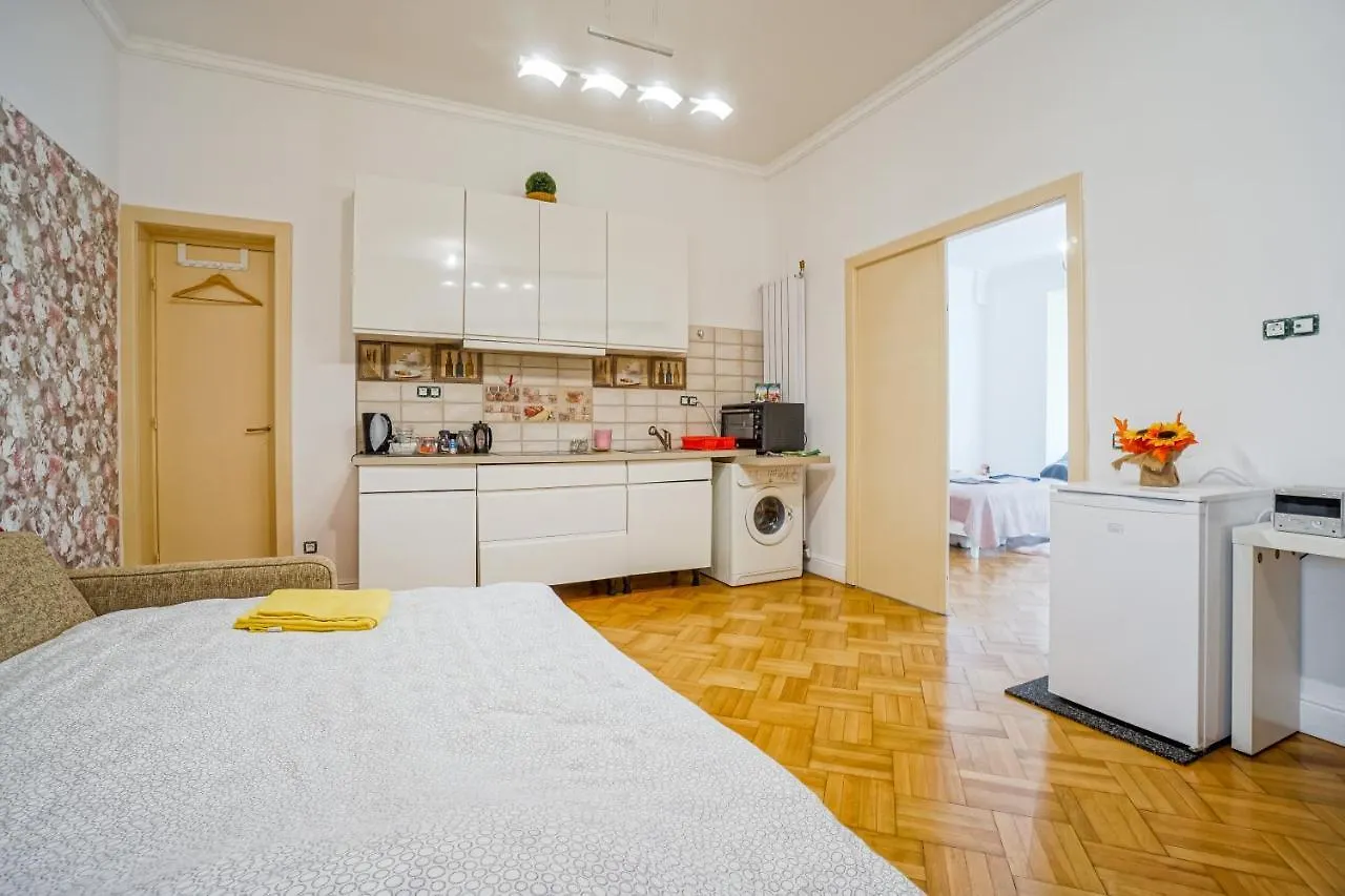 Victoriei Yellow 布加勒斯特
